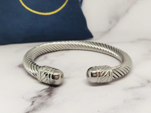 Twisted Bangle 4 scaled e1606397086508